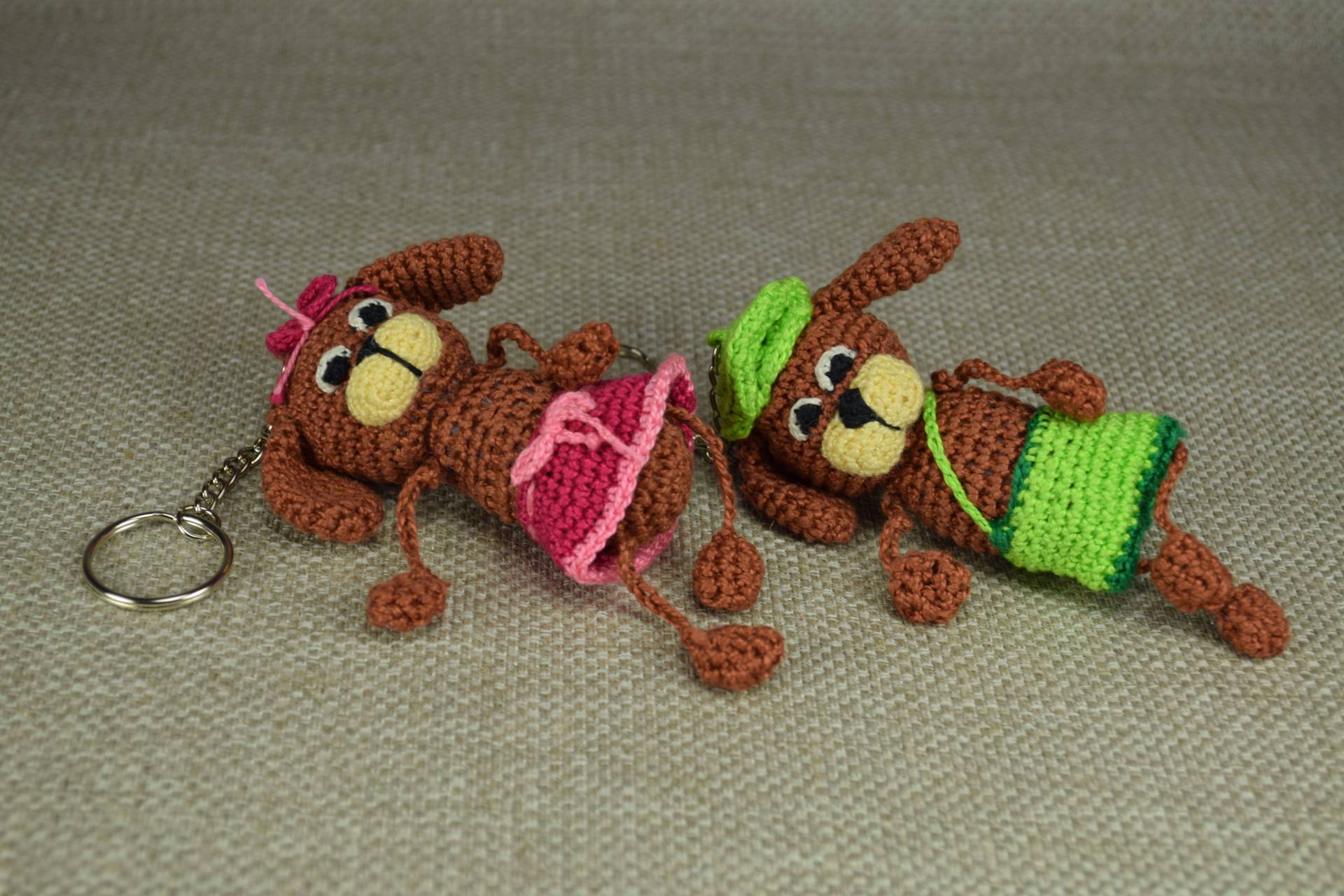 Schlüsselanhänger Hund, Amigurumi Stoffhund, Häkelhund von IrenaHandmadeCrafts
