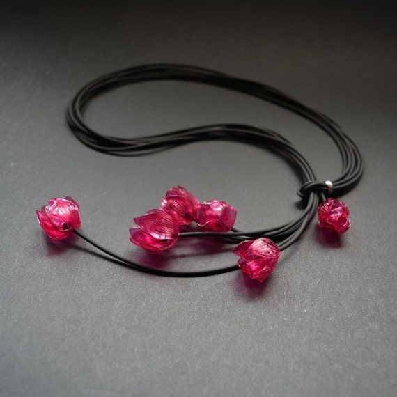 Eco Freundliche Blumenhalskette Eco Freundliche Blumenhalskette von IMHjewellery