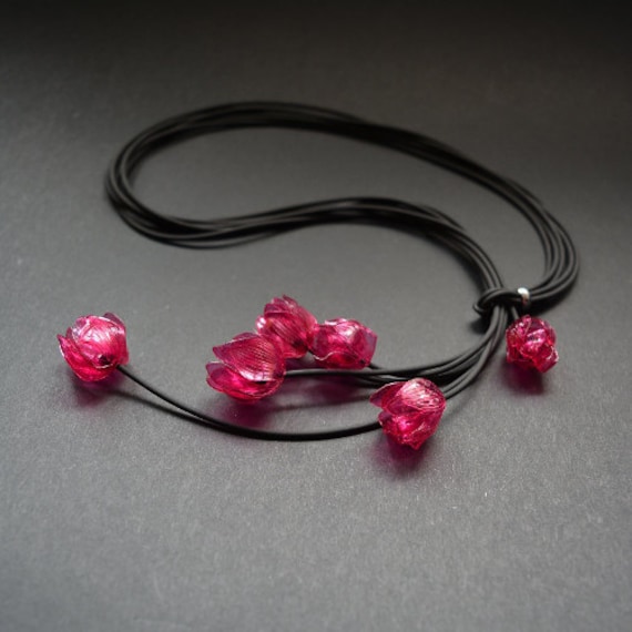 Eco Freundliche Blumenhalskette Eco Freundliche Blumenhalskette von IMHjewellery