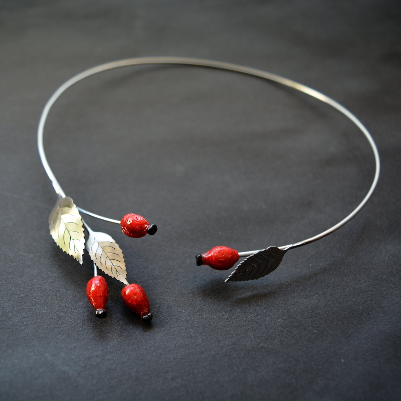 Eco Freundliche Hagebutte Halskette Eco Freundliche Hagebutte Halskette von IMHjewellery