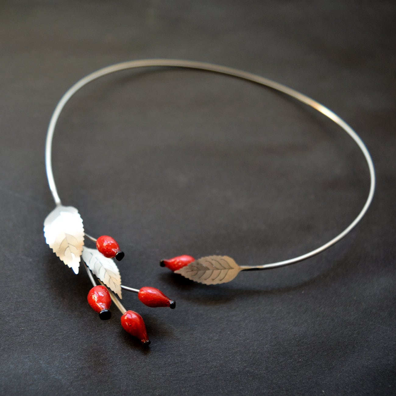 Eco Freundliche Hagebutte Halskette Eco Freundliche Hagebutte Halskette von IMHjewellery