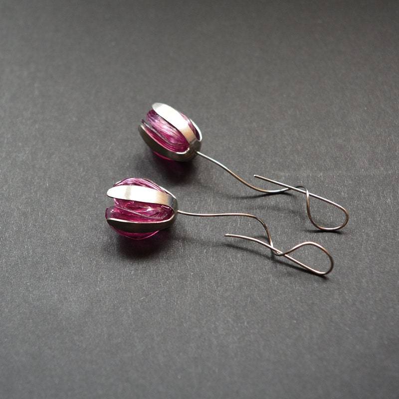 Umweltfreundliche Rote Knospen Umweltfreundliche Rote Knospen von IMHjewellery