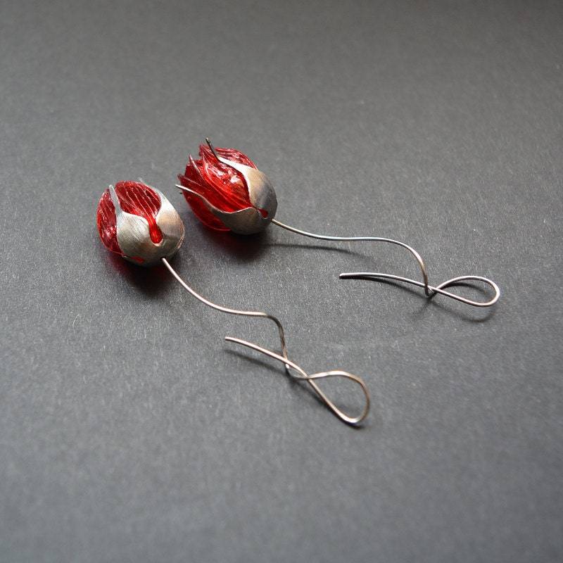 Umweltfreundliche Rote Knospen Umweltfreundliche Rote Knospen von IMHjewellery