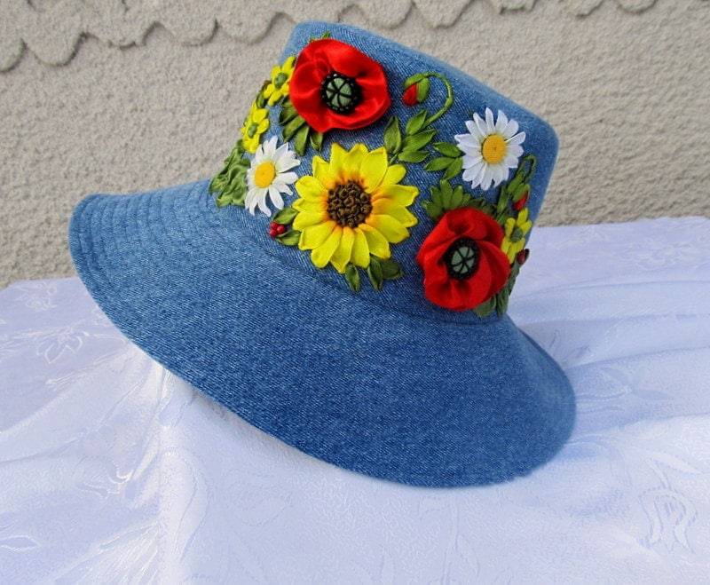 Auf Bestellung. Bestickter Jeanshut, Eimerhut Mit Band Bestickt, Recycelter Sommeraccessoire, Gestickte Kopfbedeckung Auf Bestellung. Bestickter Jeanshut, Eimerhut Mit Band Bestickt, Recycelter Sommeraccessoire, Gestickte Kopfbedeckung von IriSribbon