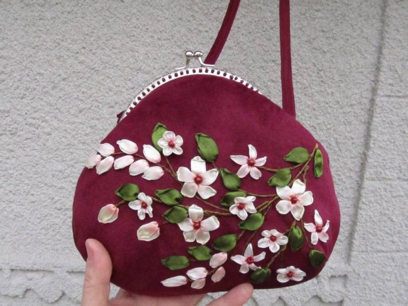Bestellen. Kleine Samt Geldbörse Mit Kiss Lock, Band Bestickte Abendtasche, Kleine Burgunder Clutch, Florale Lock Geldbörse von IriSribbon