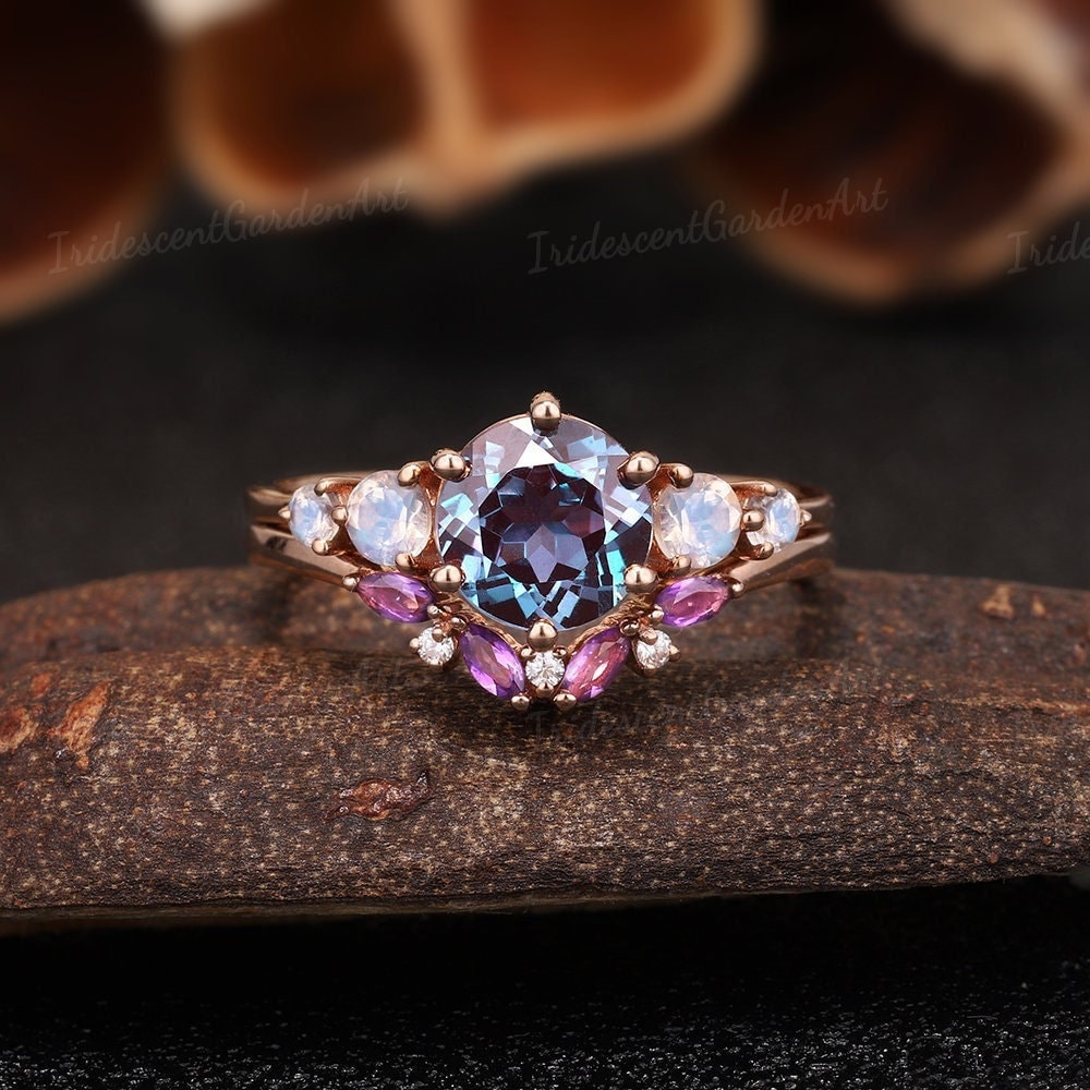 Einzigartige Runde Alexandrit Verlobungsring Set Rosegold Fünf Stein Ring Mondstein Cluster Ehering Amethyst Personalisiert von IridescentGardenArt