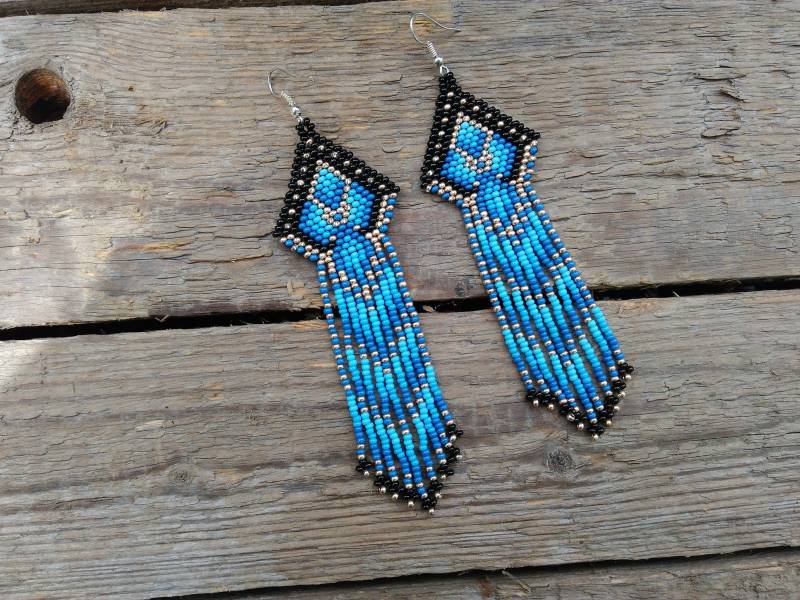 Handgemachte Blaue Perlen Fransen Ohrringe, Ethno Style von IrinaJewelryBox