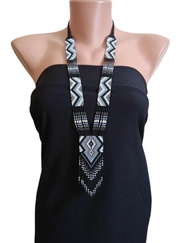 Handgewebte Graue Perlenkette Ethno Schmuck von IrinaJewelryBox