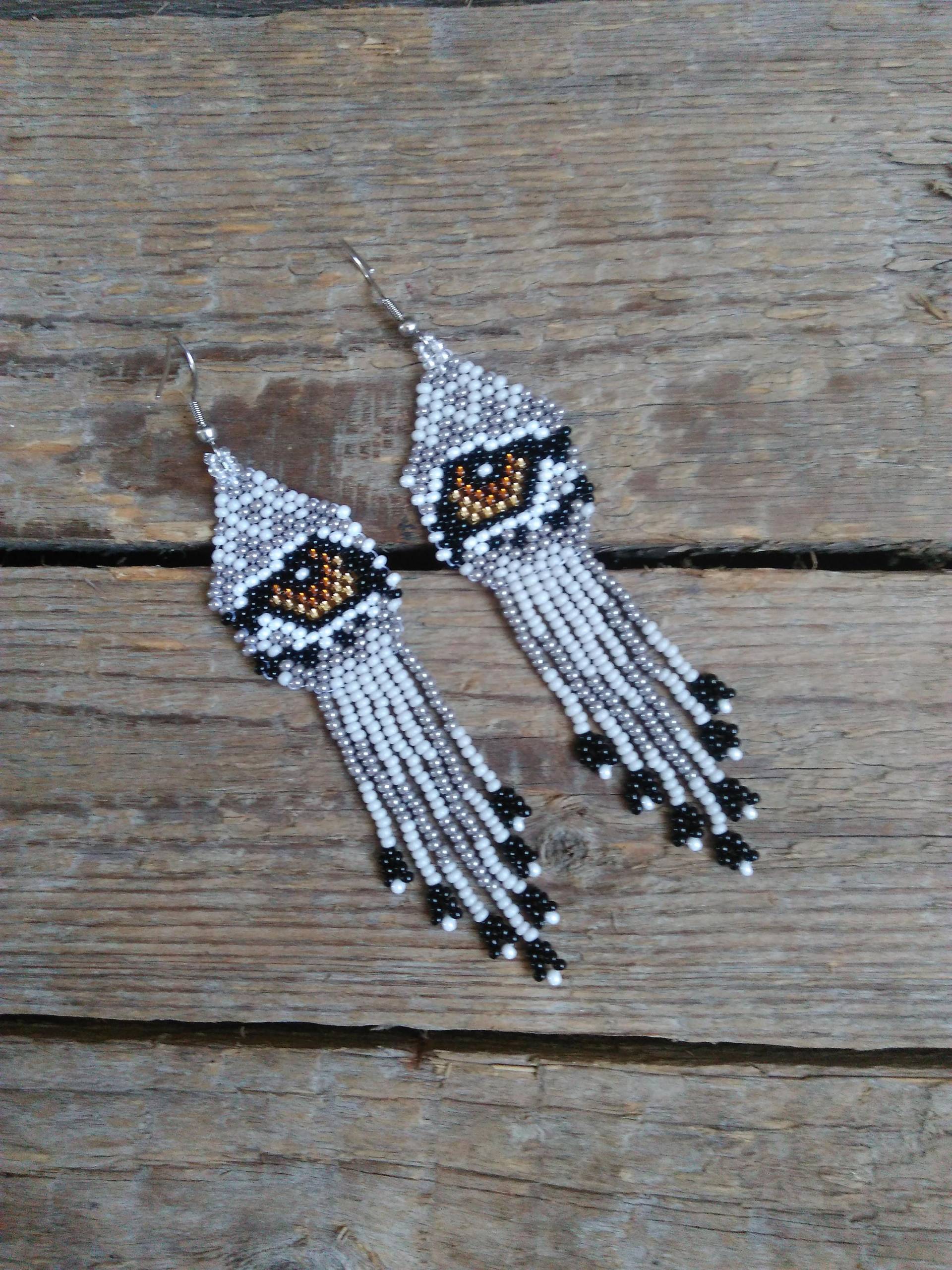 Wolf Augen Perlen Ohrringe, Handarbeit Schmuck, Fransen Ohrringe von IrinaJewelryBox