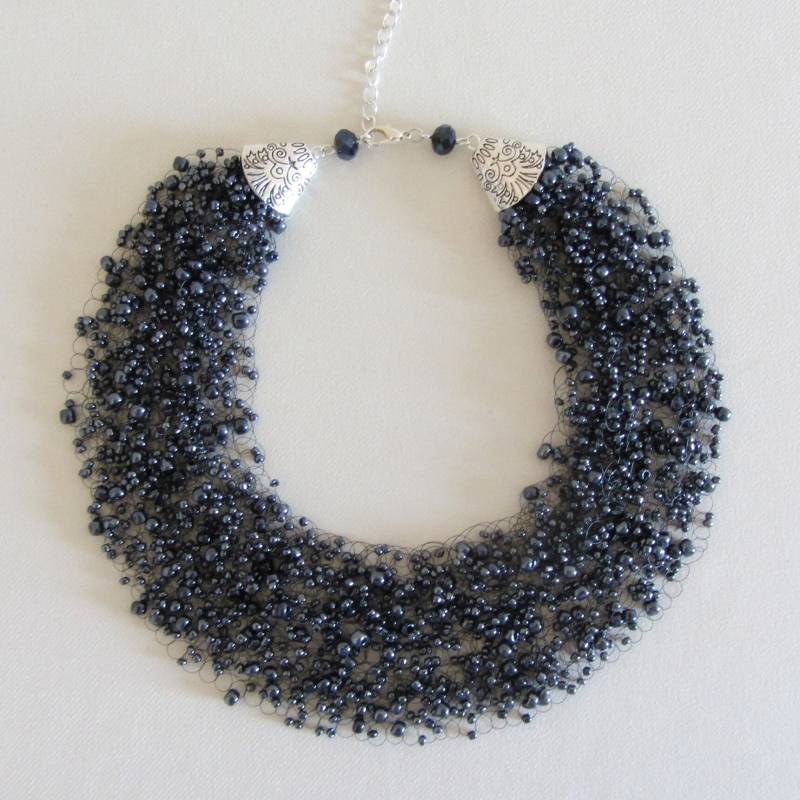 Graue Perlen Halskette Lange Multi Strang Schmuck Handgemachte Klobige Für Frau Rocailles Statement-Halskette von IrinaLebedShop