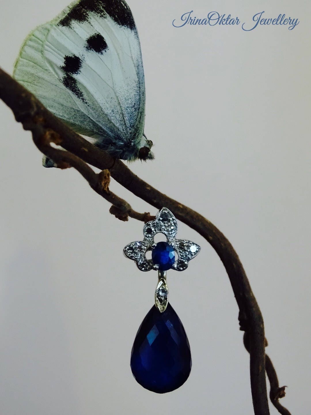 925 Sterlingsilber 14K Gold Echte Saphire Und Diamanten Handgefertigte Blumenanhänger von IrinaOktarJewellery