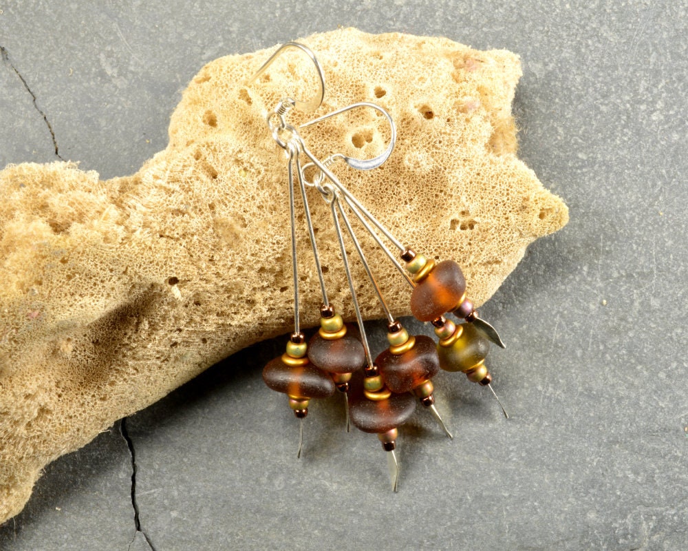 Honigbären Echte Maine Meer/Strand Glas Und Sterling Silber Dreifach Baumeln Ohrringe Leichte Ecochic Modeschmuck Honigbären Echte Maine Meer/Strand Glas Und Sterling Silber Dreifach Baumeln Ohrringe Leichte Ecochic Modeschmuck von IrisDesignSeaglass