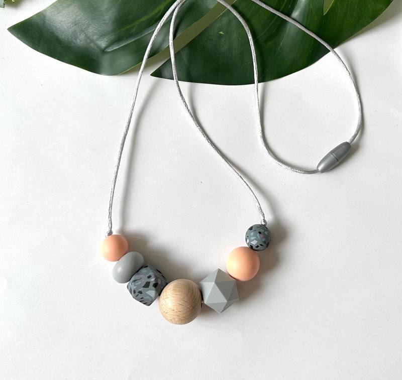 Pfirsich & Grau Silikon Stillkette Moderner Mutter Schmuck Pfirsich & Grau Silikon Stillkette Moderner Mutter Schmuck von IrisandNin
