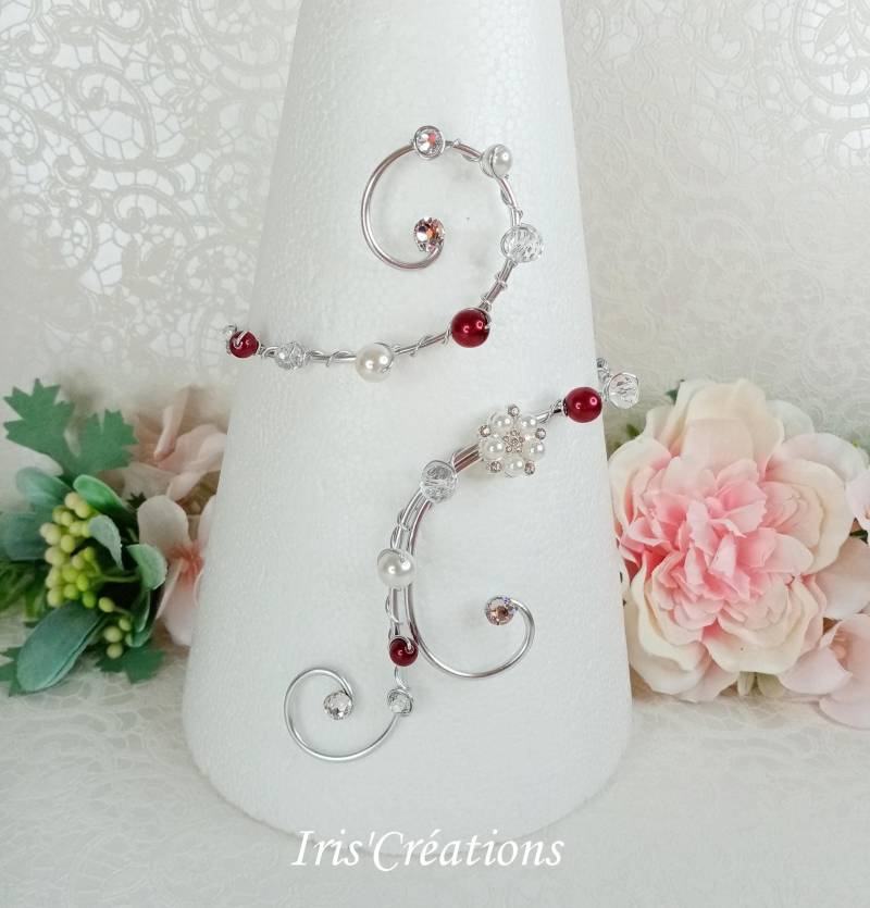 Armschmuck Ref. Maria, Weiße Renaissanceperlen, Burgunderfarbener Kristall Und Strasssteine von IriscreationsBijoux