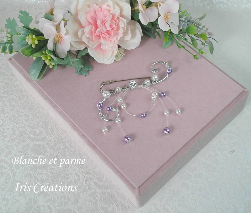 Krawatte Zug Ref Bora Strasssteine Weiße Perlen Parma Oder Elfenbein Mit Strasssteinen Von Swarovski von IriscreationsBijoux