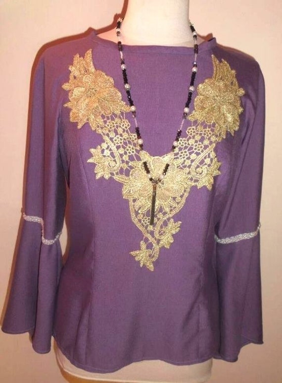 Damen Leinen Mix Bluse Mit Besticktem Design von IrishCreativeDesigns