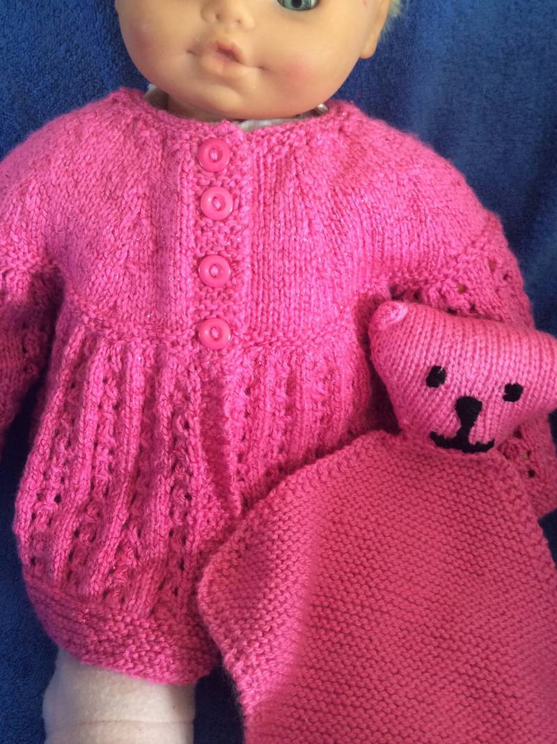 Baby Geschenk Set Strickjacke/Teddy von IrishFairyKnits