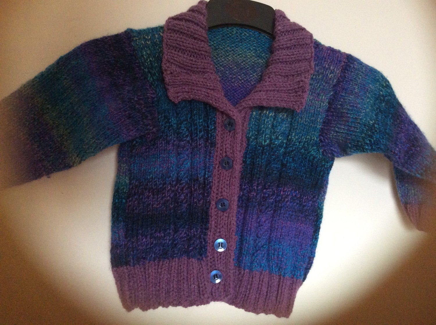 Mehrfarbige Strickjacke von IrishFairyKnits