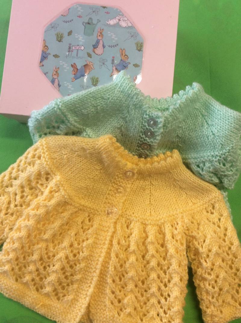 Wunderschöne Box Baby Strickjacke von IrishFairyKnits