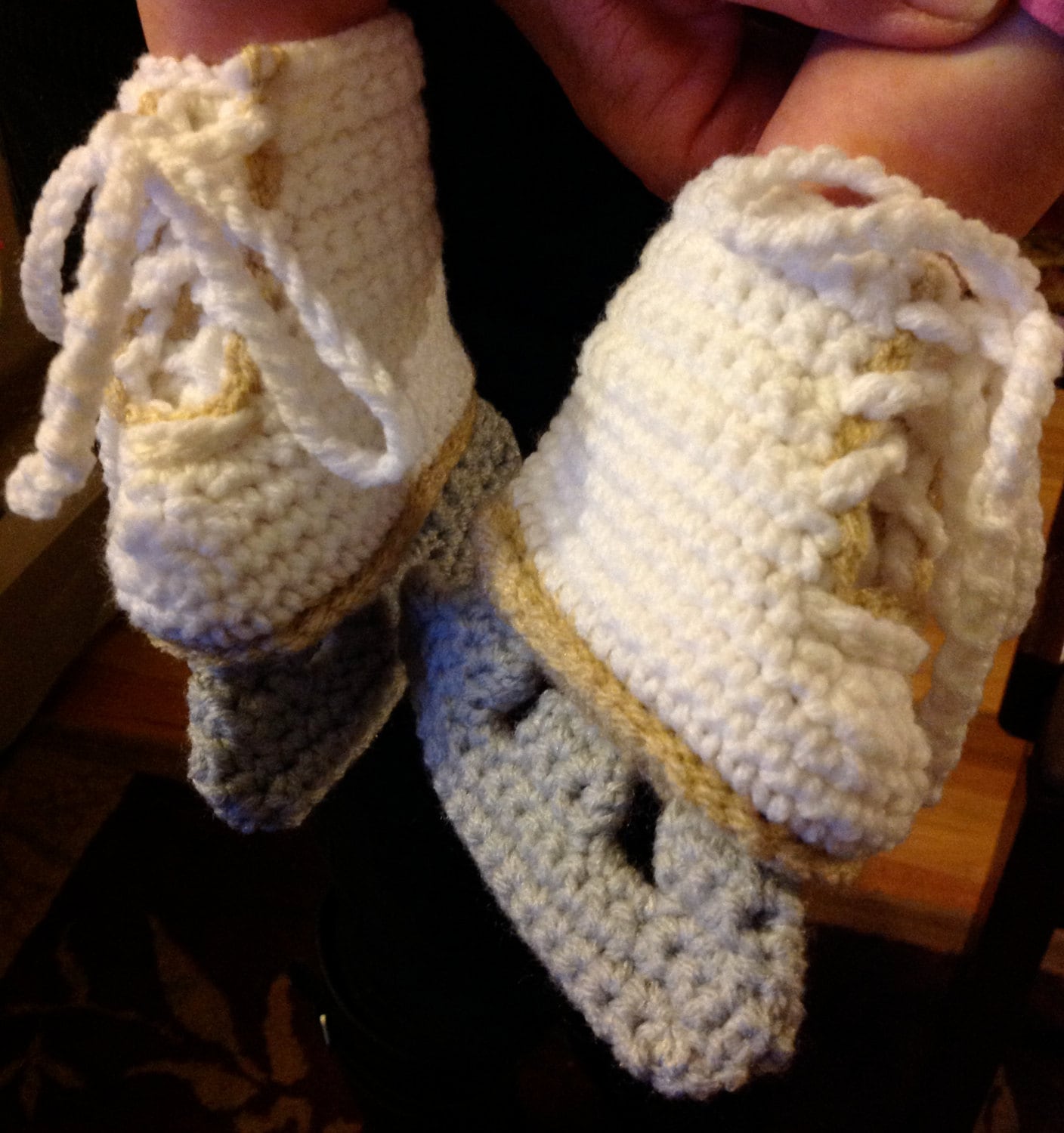 Eiskunstlauf-Schühchen in Vier Größen Für Mädchen Und Jungen Eiskunstlauf-Schühchen in Vier Größen Für Mädchen Und Jungen von IrishHooksAndYarn