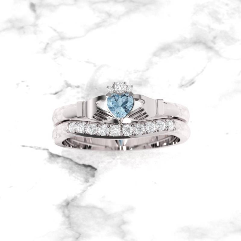 Blautopas Claddagh Ring Set, Diamant Ehering, Handarbeit Aus Irland von IrishJewelryDesign