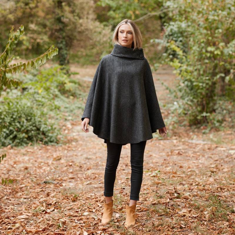 Irisch - Donegal Tweed Cape/Poncho Classic Charcoal Herringbone Irland Handarbeit Damen One Size Long von IrishTweedStore
