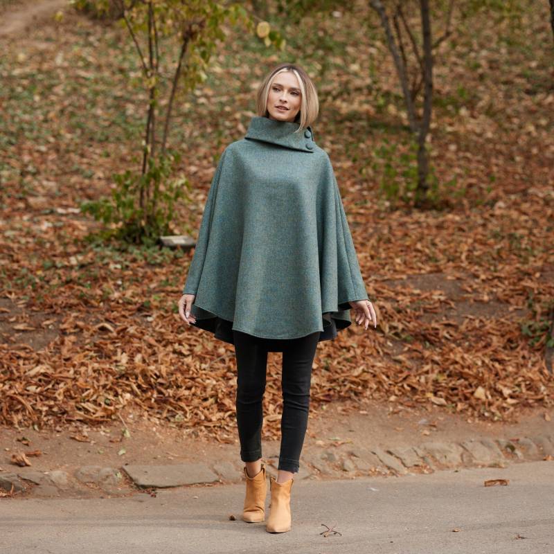 Irisch - Donegal Tweed Cape/Poncho Mint Herringbone Irland Handarbeit Damen Einheitsgröße Lang Irisch - Donegal Tweed Cape/Poncho Mint Herringbone Irland Handarbeit Damen Einheitsgröße Lang von IrishTweedStore