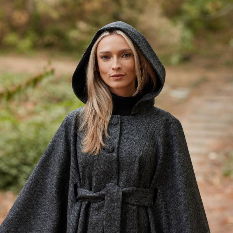 Irisch - Donegal Tweed Kapuzen Gürtel Cape/Poncho Anthrazit Fischgrät Irland Handgefertigt Damen Einheitsgröße Lang von IrishTweedStore