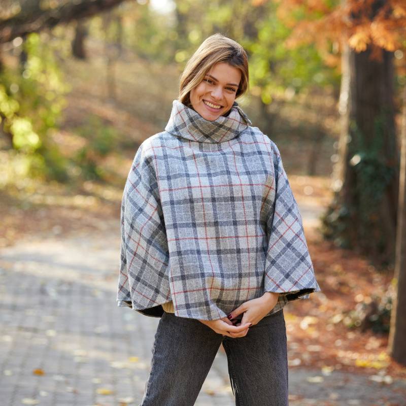 Irish - Donegal Tweed Cape/Poncho -Grau/Rot Kariert Irland Handarbeit Damen Einheitsgröße von IrishTweedStore