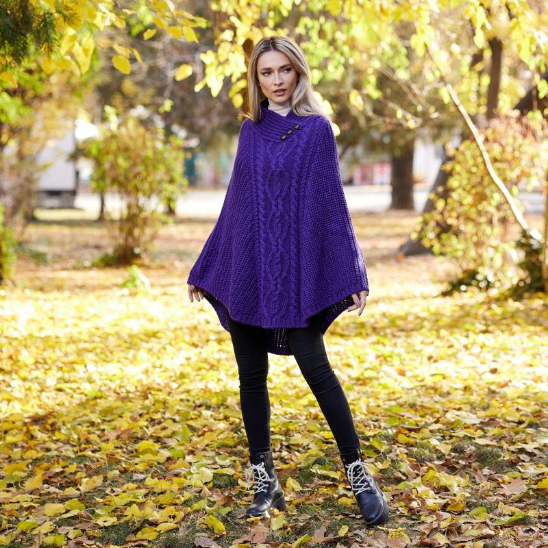 Irisch - Traditioneller Aran Poncho Aus Merino Wolle Dunkel Lila Irland Handgefertigt Damen Einheitsgröße von IrishTweedStore