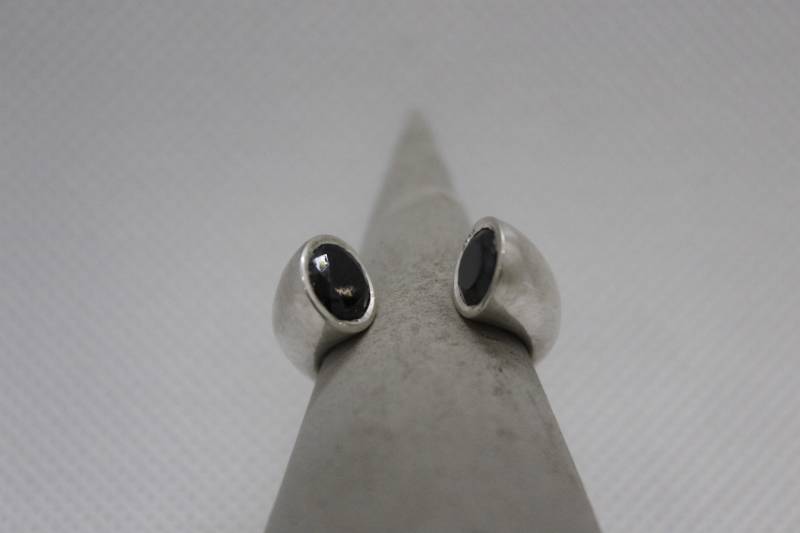 Eine Eindeutige Aussagering von Iriszarurdesigns