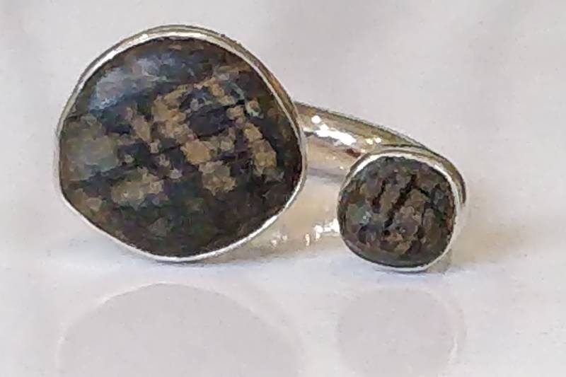 Strand Stein Aussagering von Iriszarurdesigns