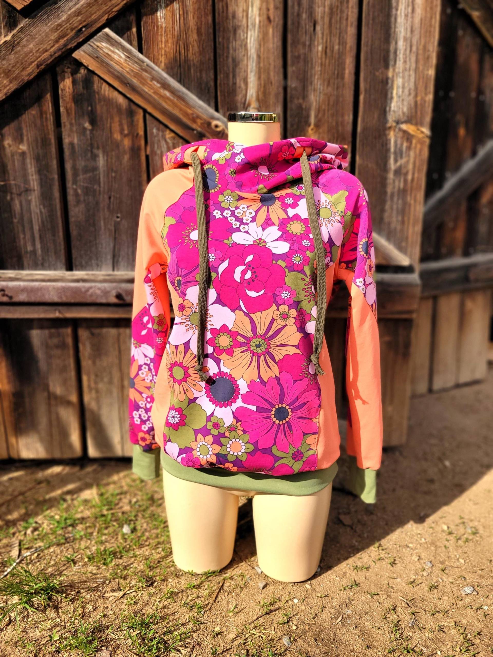 Hoodie Mit Blumen, Retroblumen, Kapuzenpullover Für Damen Gr. 36-48, Geblümter Pullover Peach Hoodie Mit Blumen, Retroblumen, Kapuzenpullover Für Damen Gr. 36-48, Geblümter Pullover Peach von Irmanaeht