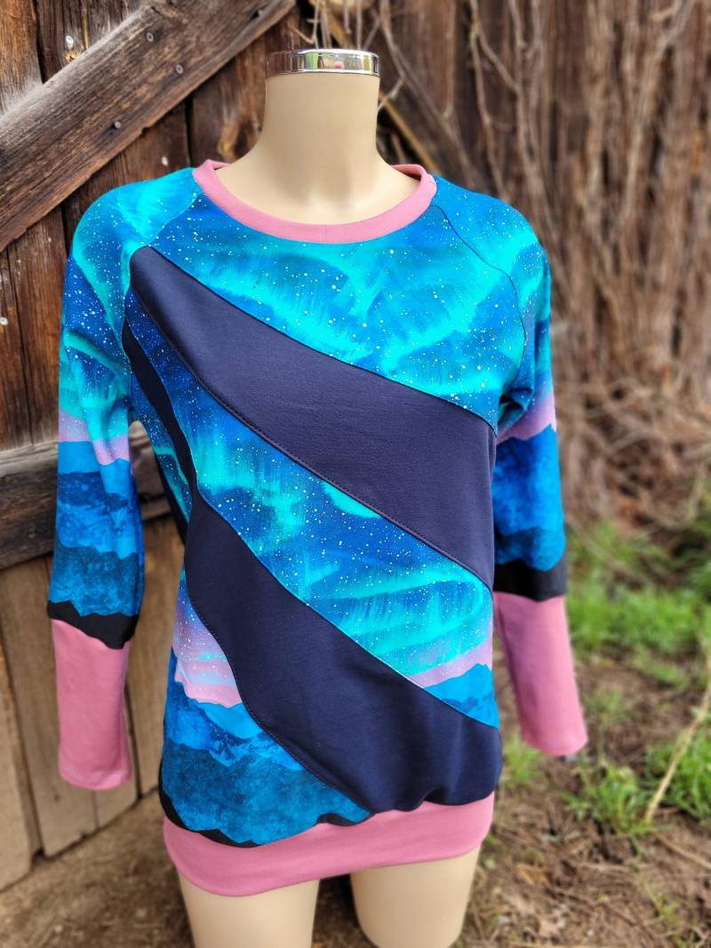 Nordlichter Pullover Sweater Damen Gr.38 Einzelstück Türkiser Leuchtendendes Langarmoberteil von Irmanaeht