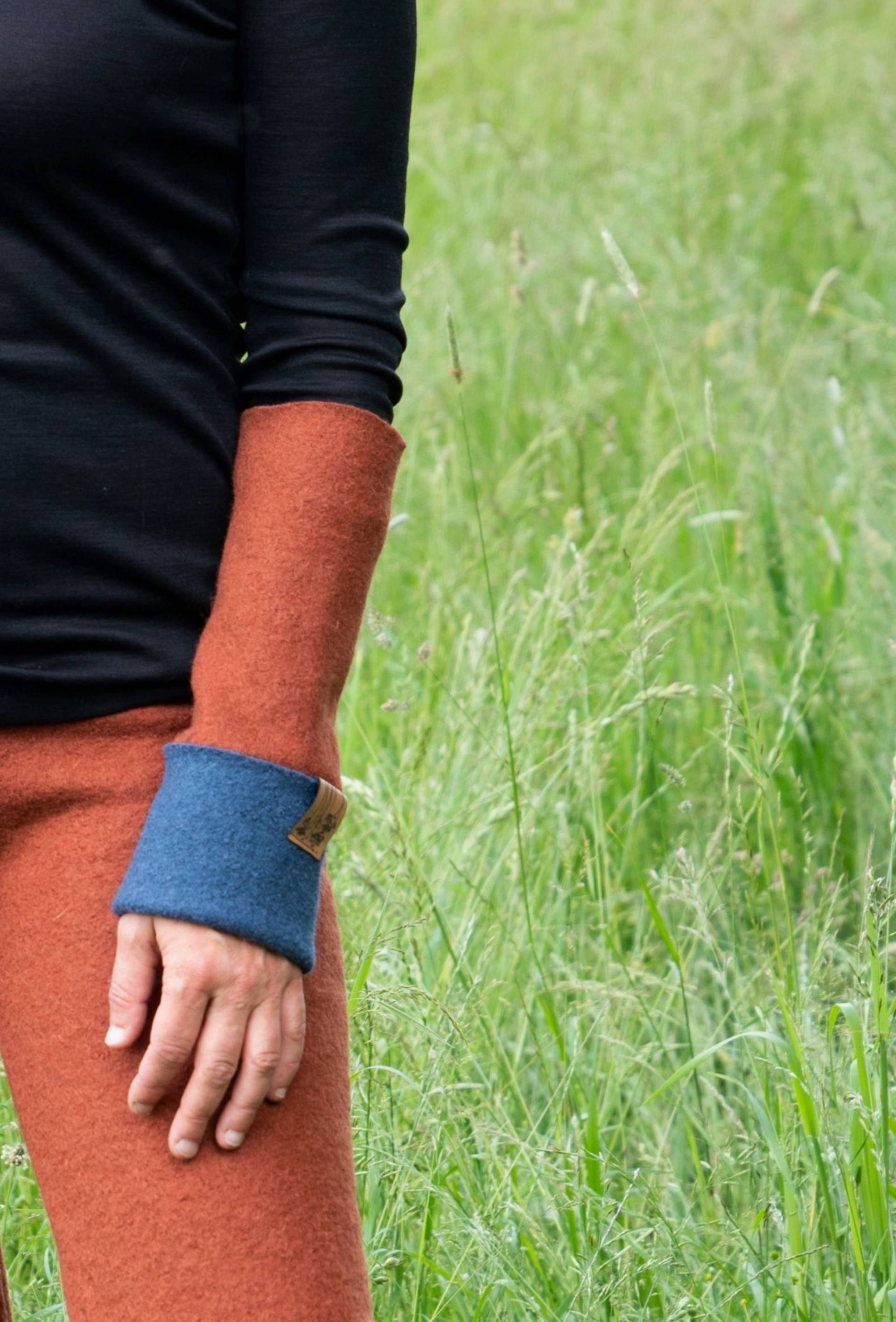 Stulpen Aus Walk, Wärmende Stulpen, Zweifarbig Handwärmer Wolle Wähle 19 Farben Wunschstulpe Mit Label Blumenwiese von Irmanaeht