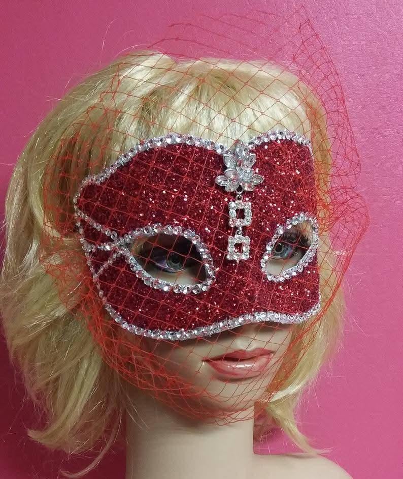 Rote Maskerade Maske, Glitzer Kristall Maske, Vogelkäfig Schleier Maske Rote Maskerade Maske, Glitzer Kristall Maske, Vogelkäfig Schleier Maske von IrmasMasks