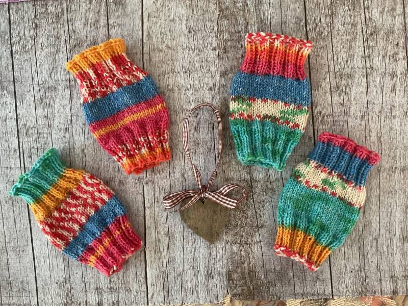 Babystulpen Bunt, Handgestrickt, Geschenk Zur Geburt, Beinstulpen, Beinwärmer Für Neugeborene, Armstulpen Kleinkinder Bunt Gemustert von IrmisBastelstuebchen