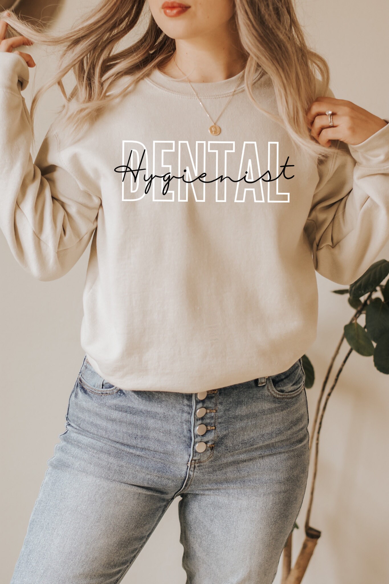 Dental Hygienist Crewneck Sweatshirt Für Zahnarzthelferinnen, Geschenk Zahnarzthelferin, Student Zahnhygiene Shirts, Zahnarzt Abschlussfeier von IronHorseStudios