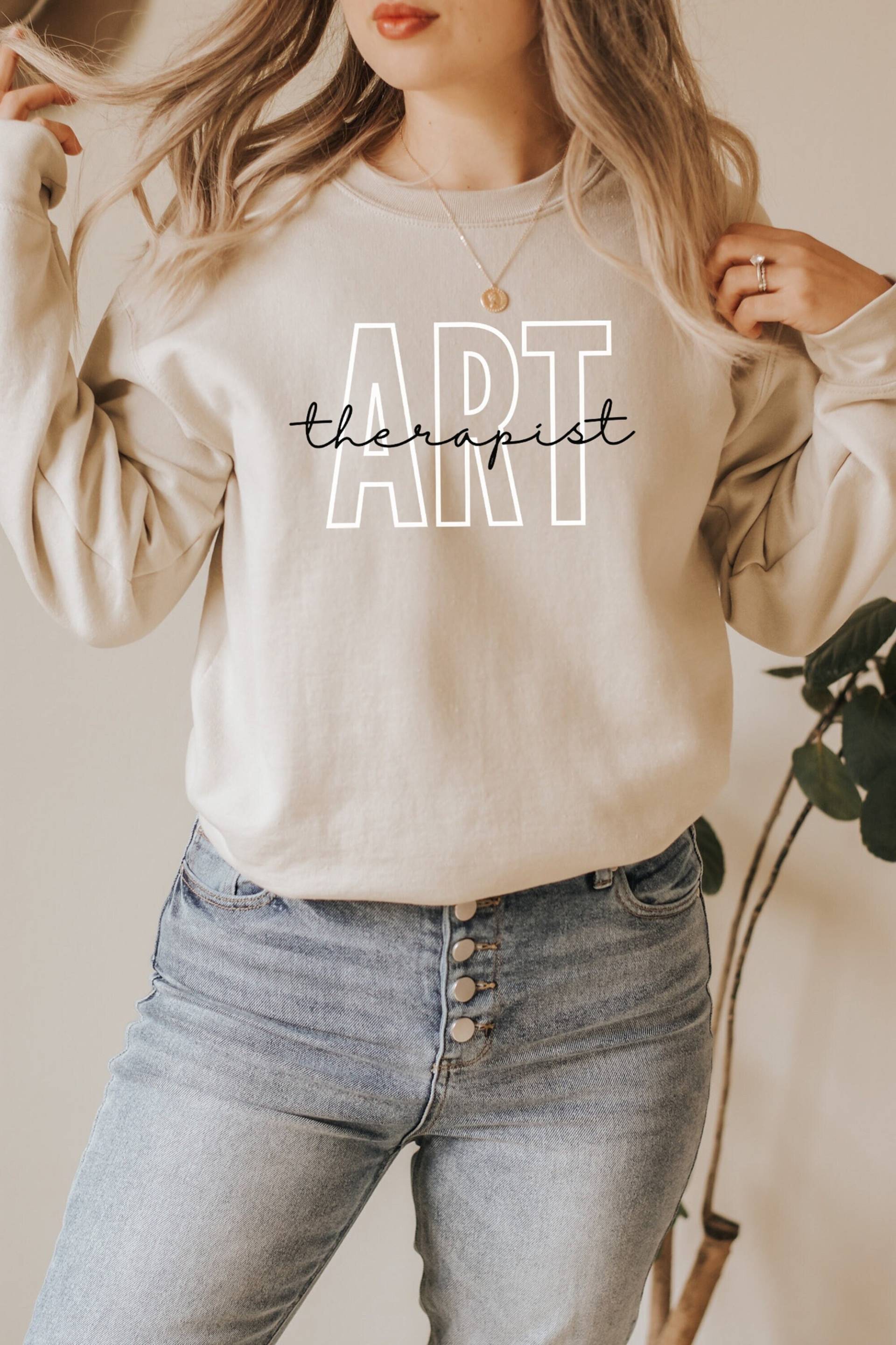 Kunsttherapeut Sweatshirt, Kunsttherapie Shirt, Kunstlehrer Pullover, Kunstschulabschluss, Geschenk Für Kunsttherapeut, Unisex Rundhalspullover von IronHorseStudios