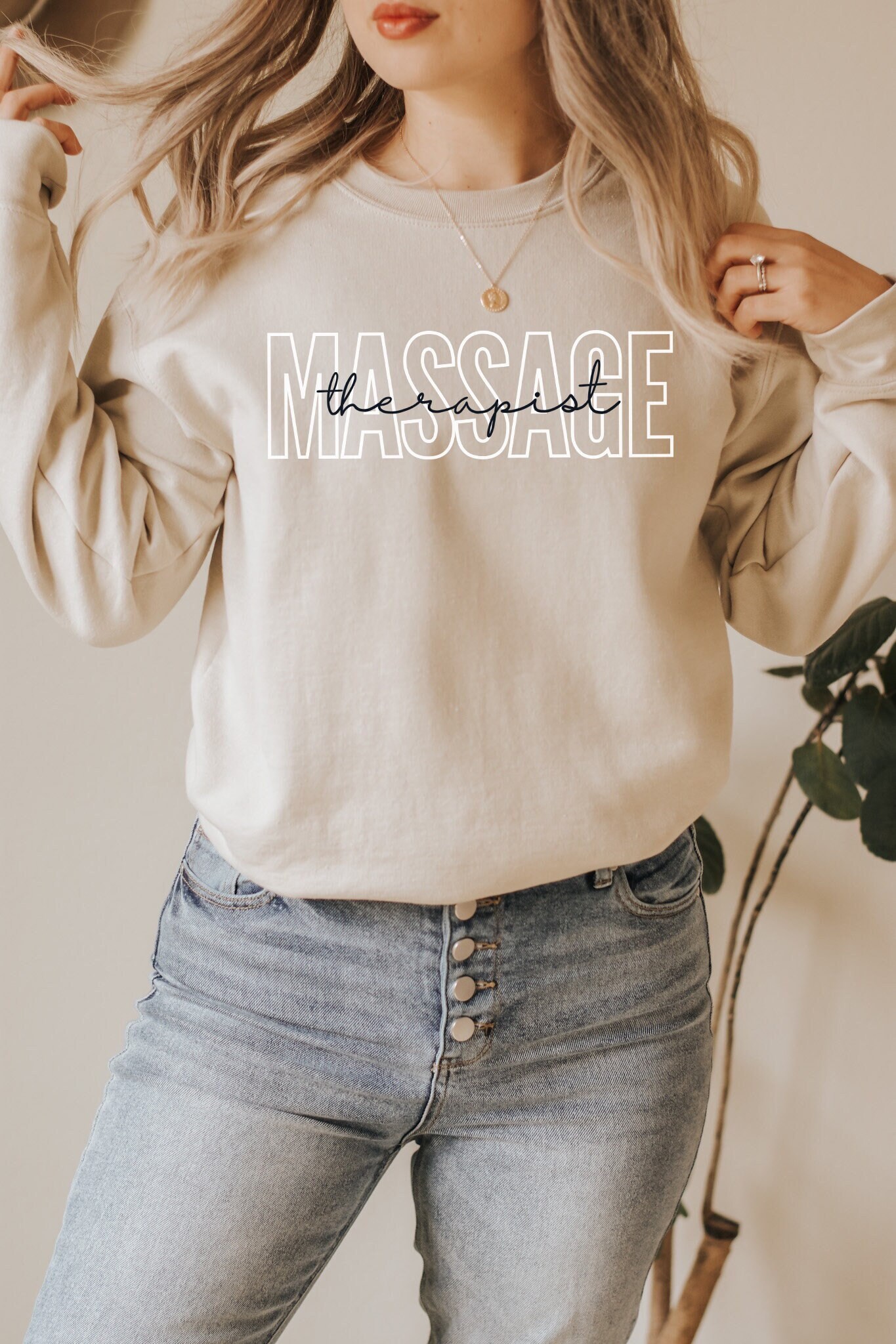 Massage Therapeut Sweatshirt, Muskel Flüsterer Shirt, Arzt Pullover, Masseuse Nachricht Therapie Geschenk, Boho Unisex Crewneck von IronHorseStudios