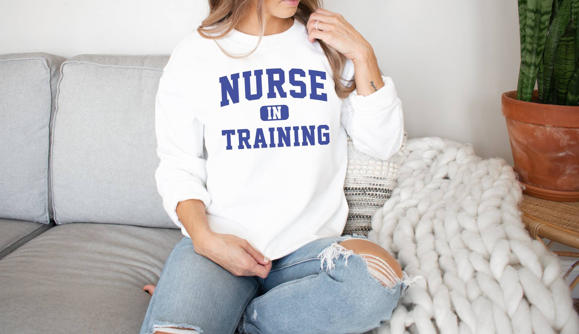 Zukünftige Krankenschwester-Sweatshirt, Krankenschwester in Der Ausbildung, Krankenpflegeschülerin Geschenk, Zukünftige Bestandene von IronHorseStudios