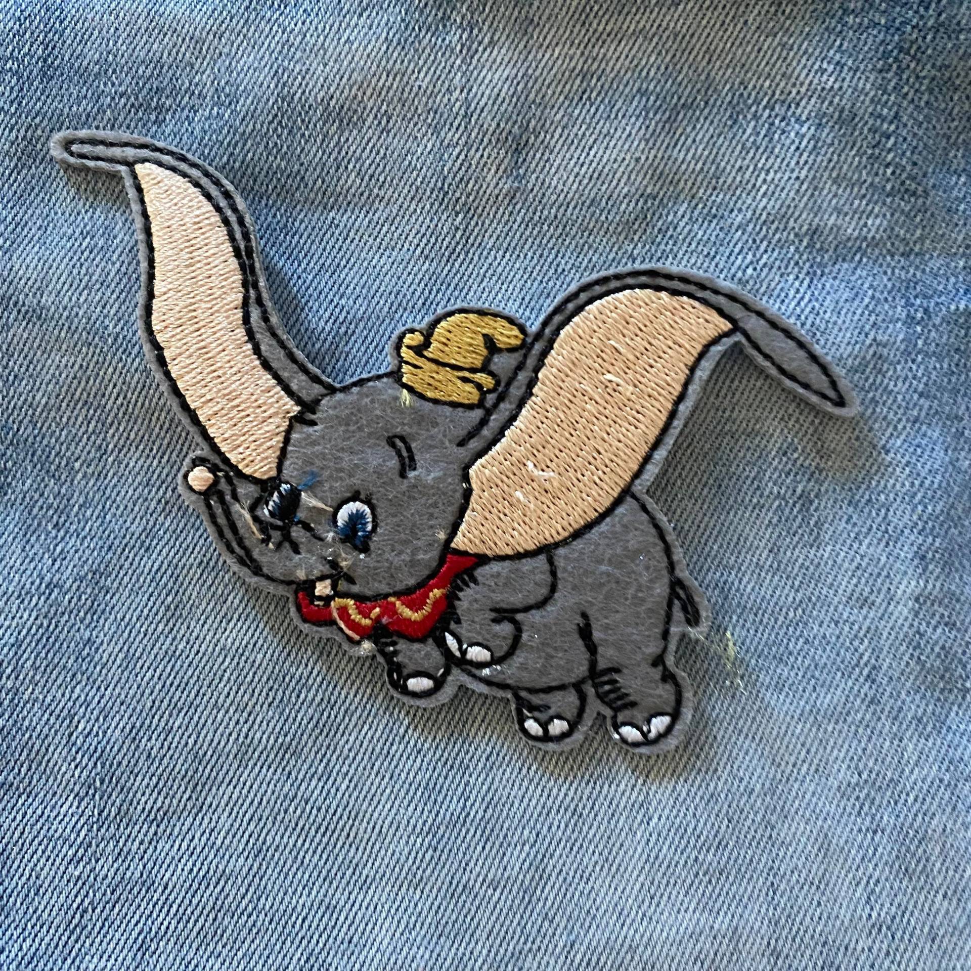 Dumbo Elefant Aufnäher Für Jeansjacke Oder Tasche Patch, Kinder Patch Applikation Bestickt Tier von IronOnPatchesQLD