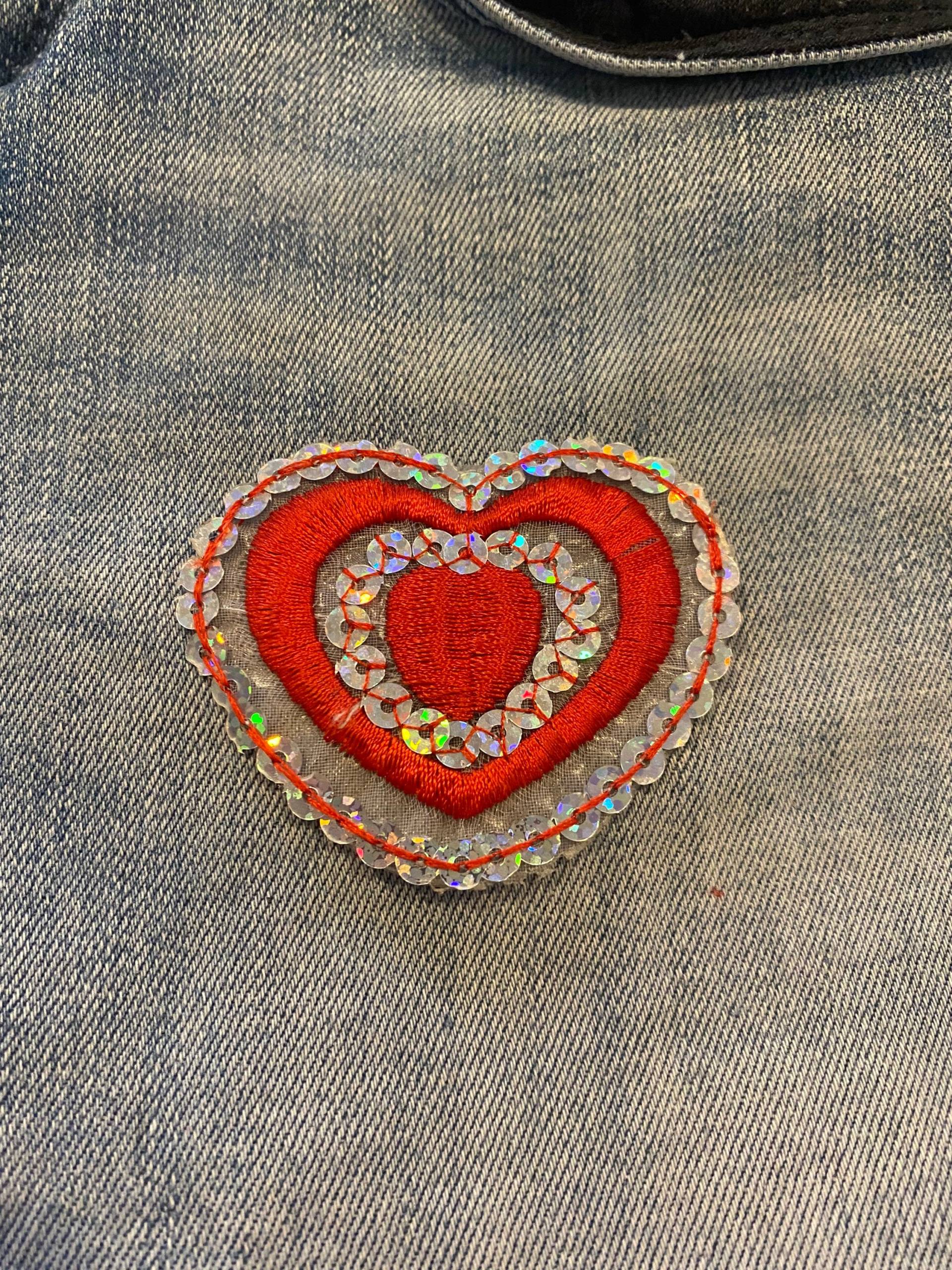 Rote Liebe Herz Gestickte Pailletten Aufbügler Jeansjacke Patch Festival Transfer Für Jacke Applikation Sterne Streifen von IronOnPatchesQLD