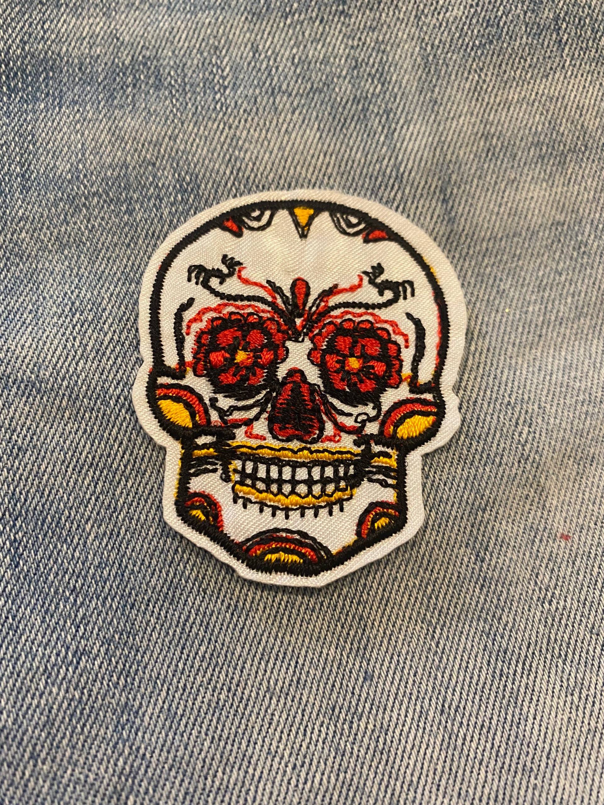 Sugar Skull Aufnäher Für Denim Jacke Candy Kreuzknochen Festival Transfer Applikation Bestickt von IronOnPatchesQLD