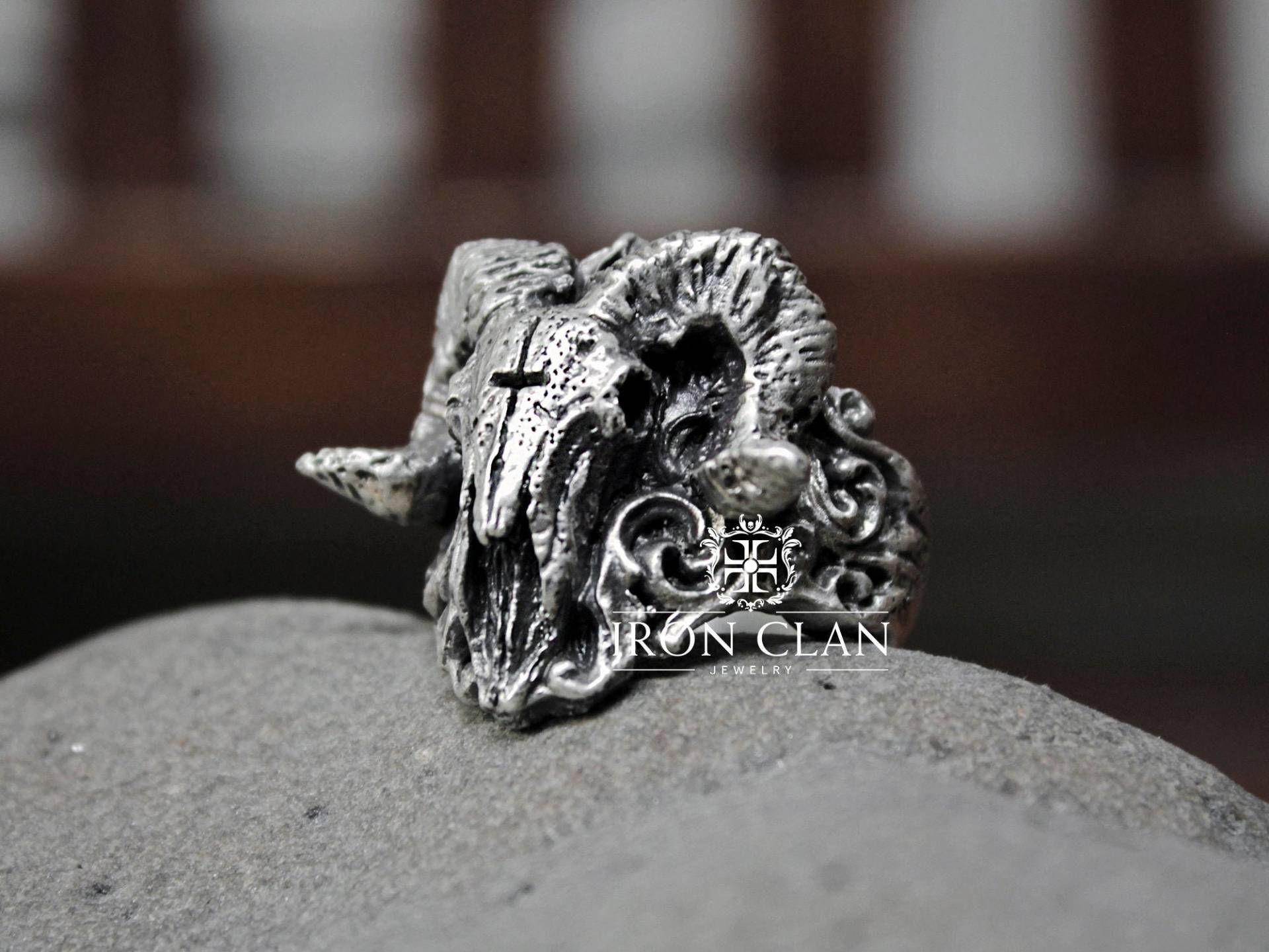 Sorath | Handmodellierter Baphomet Ring 925Er Silber & Totenkopf Dämonologie Ring Sorath | Handmodellierter Baphomet Ring 925Er Silber & Totenkopf Dämonologie Ring von IronclanJewelry