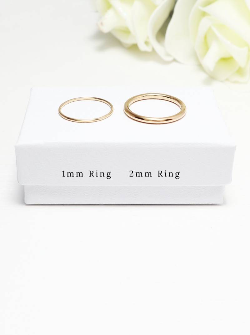 14K Solid Gold Ringe Für Frauen, Super Dünner Goldring, Paar Ring Set, Zierliche Ehering, Verlobungsring, Feine Schmuck Geschenk | Bliss-Ringe von IrresistiblyMinimal