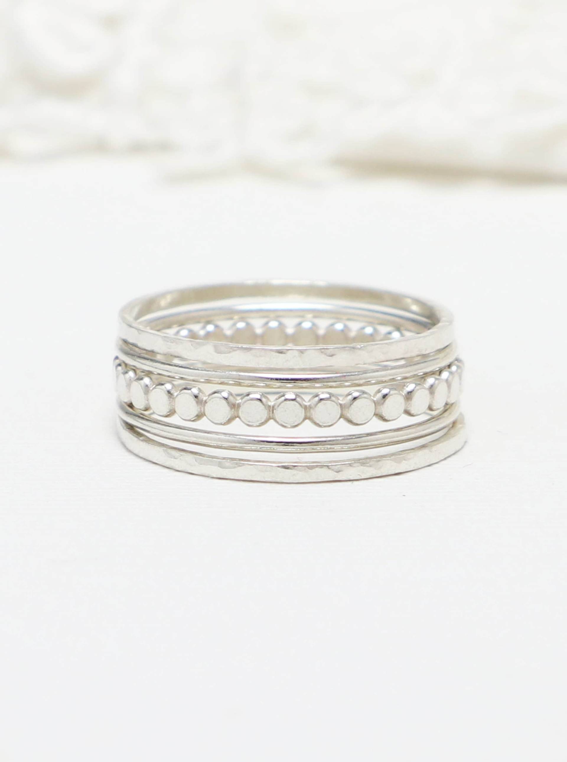 Minimalist Ring, Ringe Für Frauen, Silber Bead Stacking Set Von 5, Mitteldicke Dünne Ringset | Wunderbare von IrresistiblyMinimal