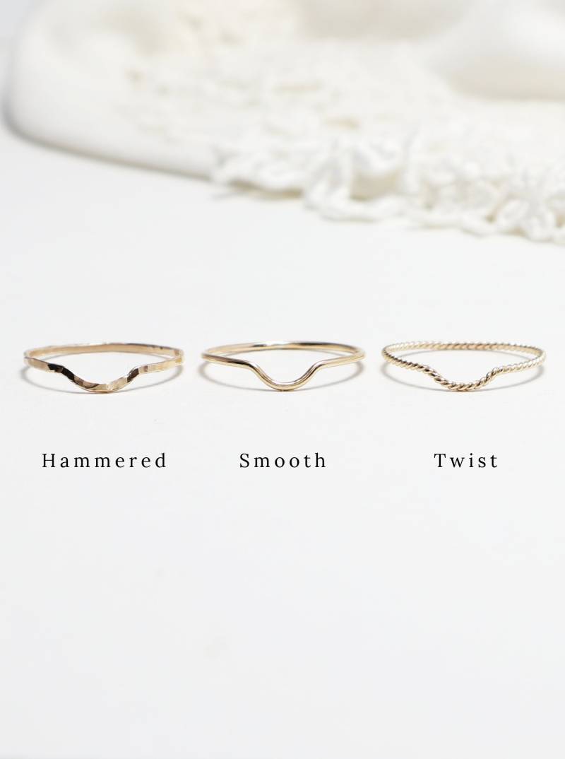 Super Dünn Gold Curve Ring, U Goldringe Für Frauen, Gebogener Zierlicher Zarter Daumenring, Minimalist Ring | Mettle Ringe von IrresistiblyMinimal
