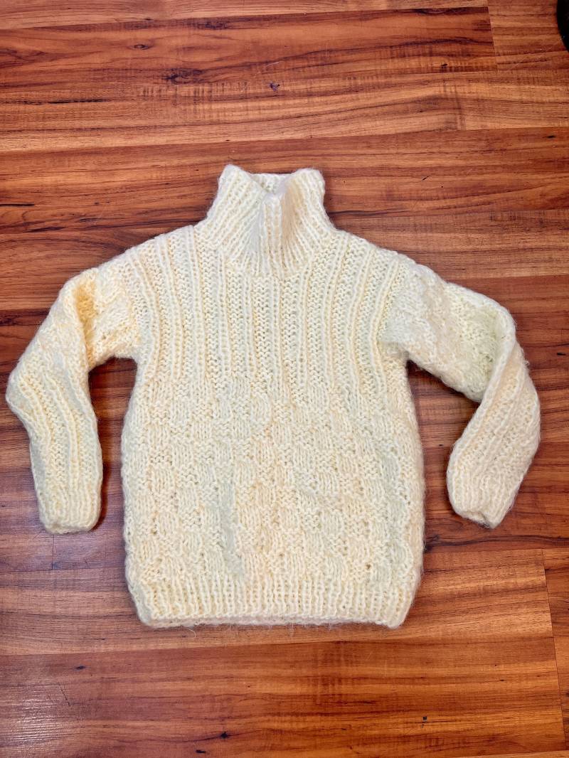 Kinder Größe 4T Bis 5 1980 Vintage Hand Strick Zitronengelb Rollkragenpullover von IrreverentFinery