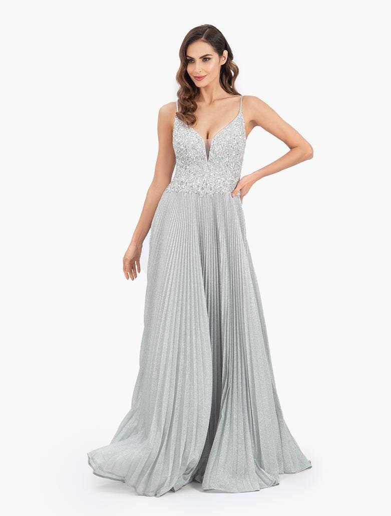 Elegantes Funkelndes Silbernes Abendkleid Nini - Mit Pailletten Und Perlen von Irvalda